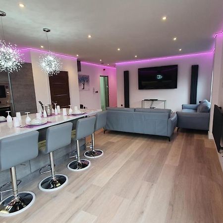 Central Penthouse With Hot Tub & Views 24 Cheltenham Luaran gambar